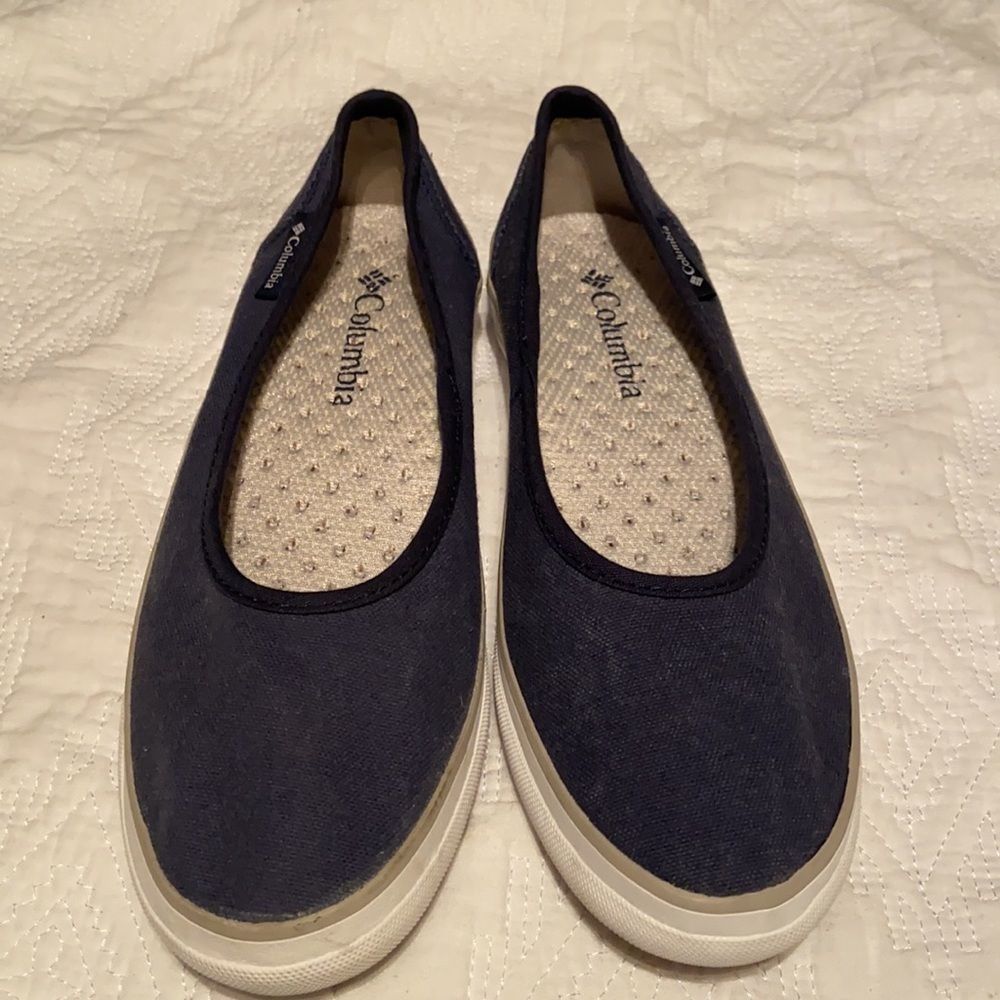 Ladies Navy Columbia Slip On Shoes Size 6